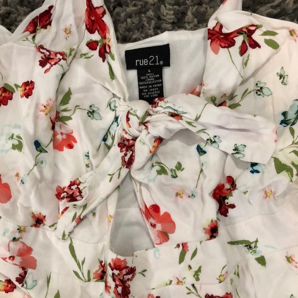 Romper - Picture 2 of 3